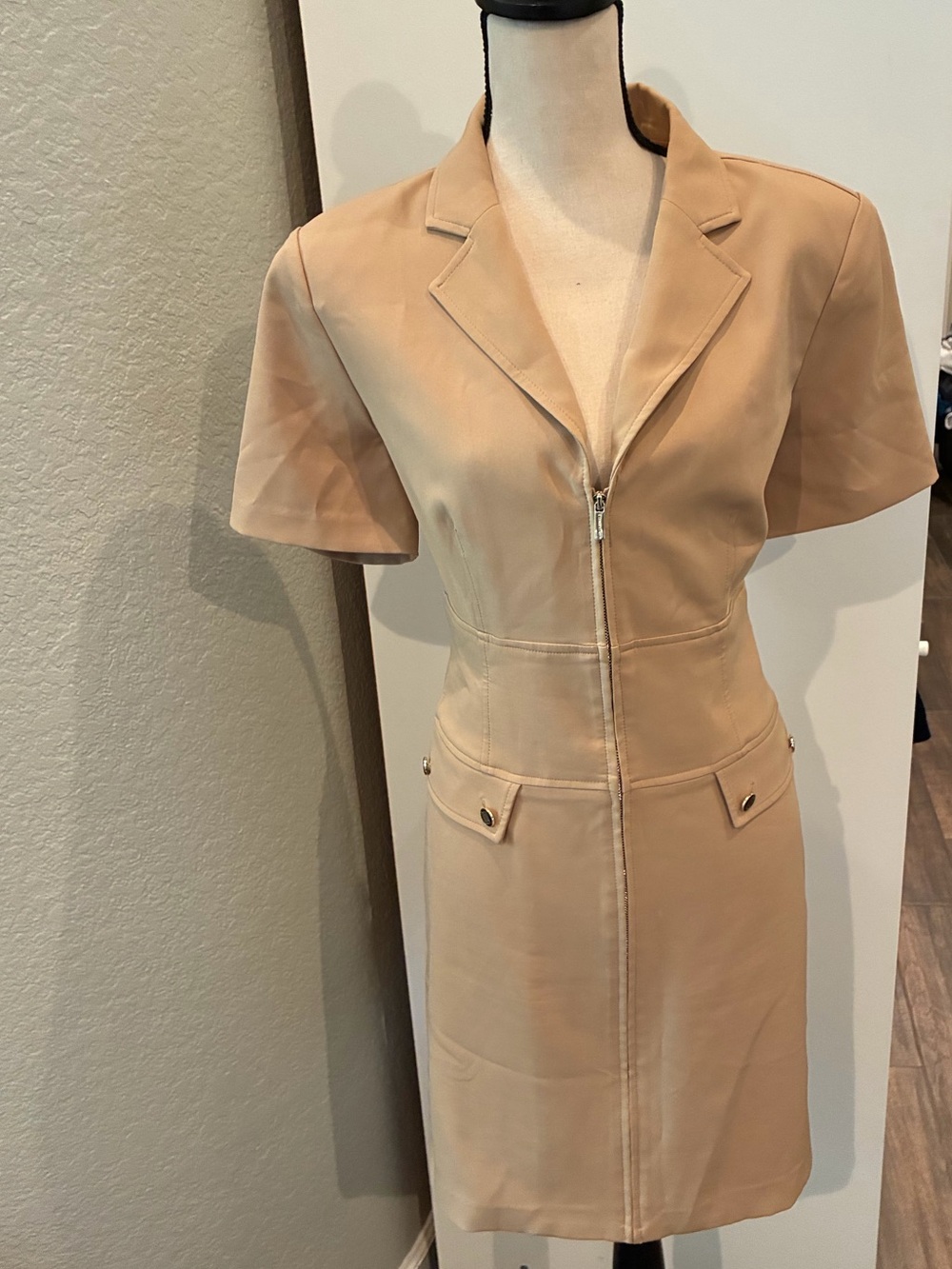 Karl Lagerfeld Tan Short-Sleeve Zipper Front Dress Blazer